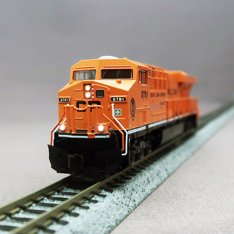 KATO USA　176-8961　ES44AC CP #8781