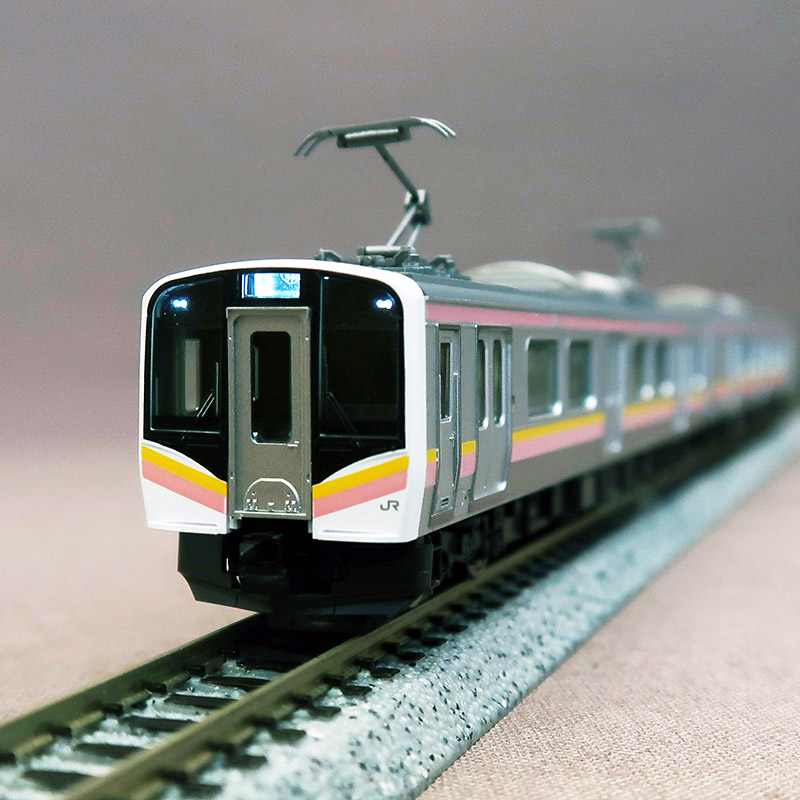 TOMIX　98165　JR E129系-100 (後期型 2ﾊﾟﾝﾀ車) 2両