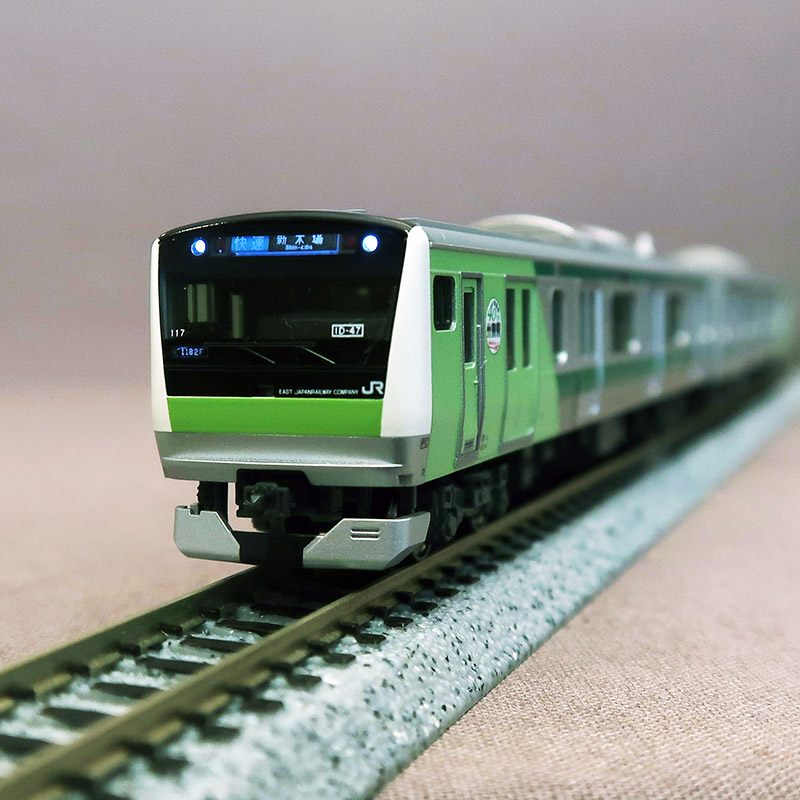 KATO　10-2108　JR E233系-7000 (埼京線開業40周年記念ﾗｯﾋﾟﾝｸﾞ) 先頭車2両