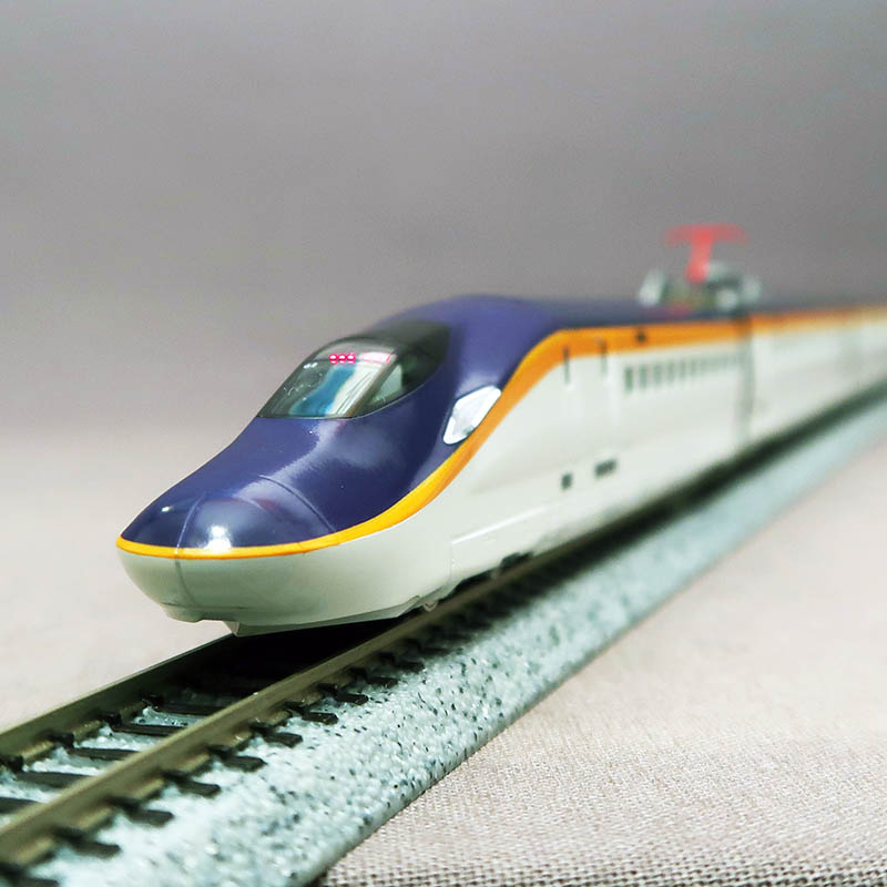 KATO　10-2051+2052　JR E8系 山形新幹線つばさ 基本+増結 7両組