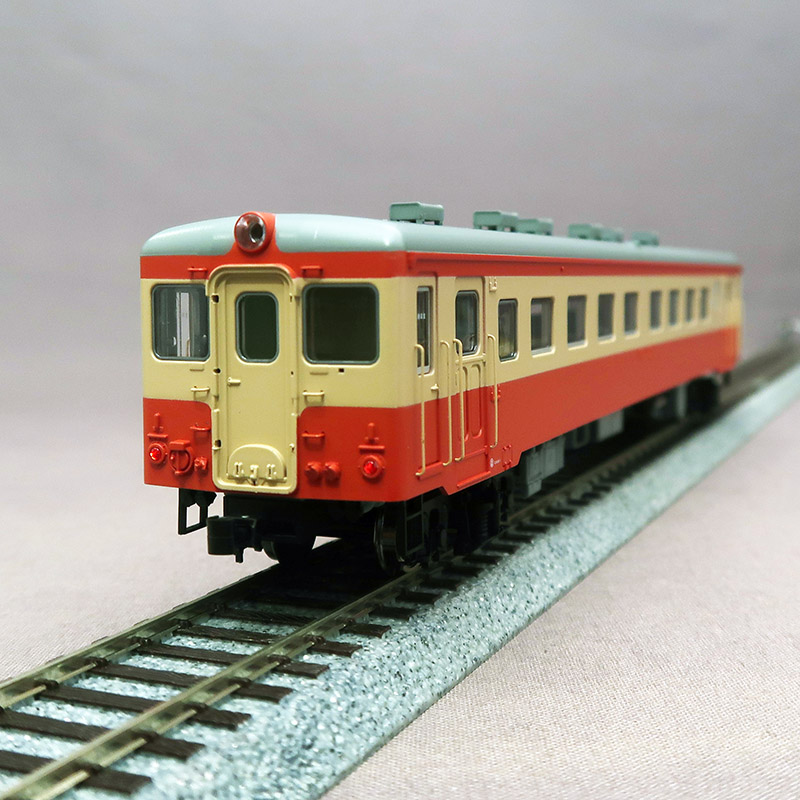 トラムウェイ　TW-K22A-T　国鉄キハ22 一般色(6個ﾍﾞﾝﾁﾚｰﾀｰ) M無