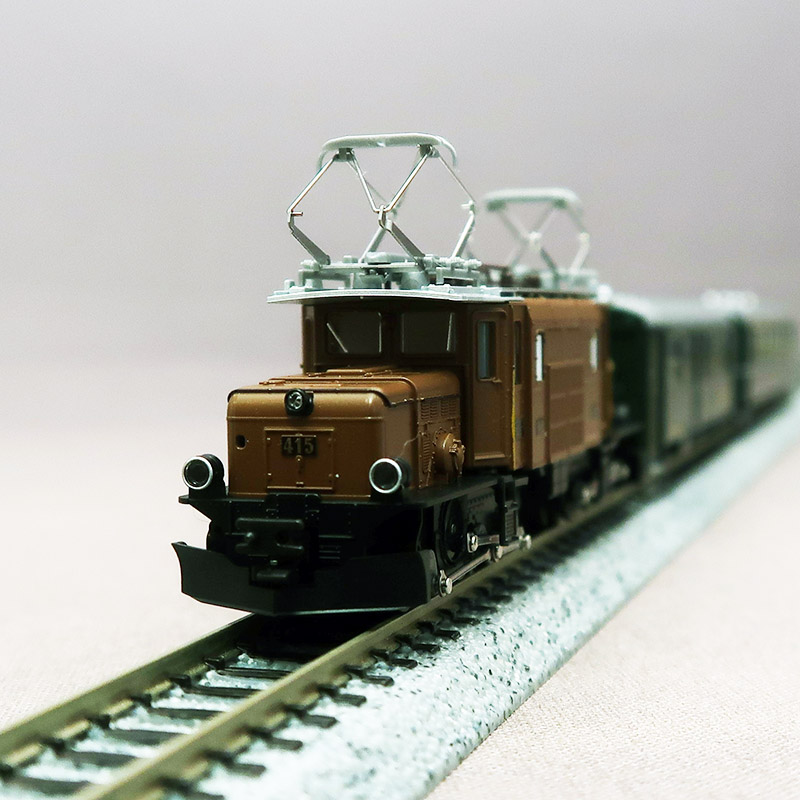 KATO EU　10-1987　Ge6/6-I ﾚｰﾃｨｼｭ ｸﾛｺﾀﾞｲﾙ+ｱﾙﾌﾟｽの緑の客車 5両